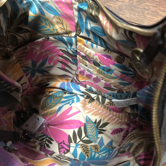 Travelon Anti-Theft Shoulder Bag - Picture 6 of 9